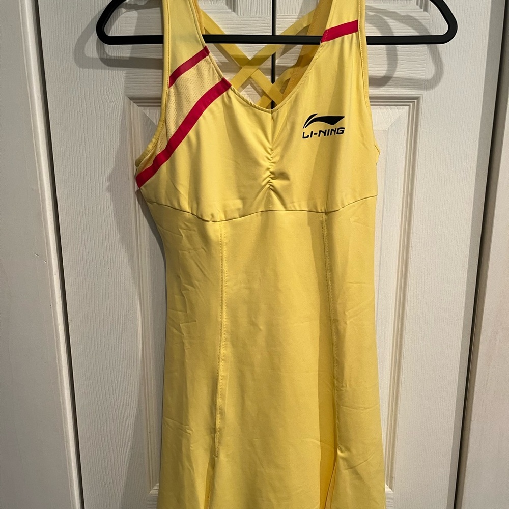 Li-Ning Exercise Wear Size Medium tennis dress yellow